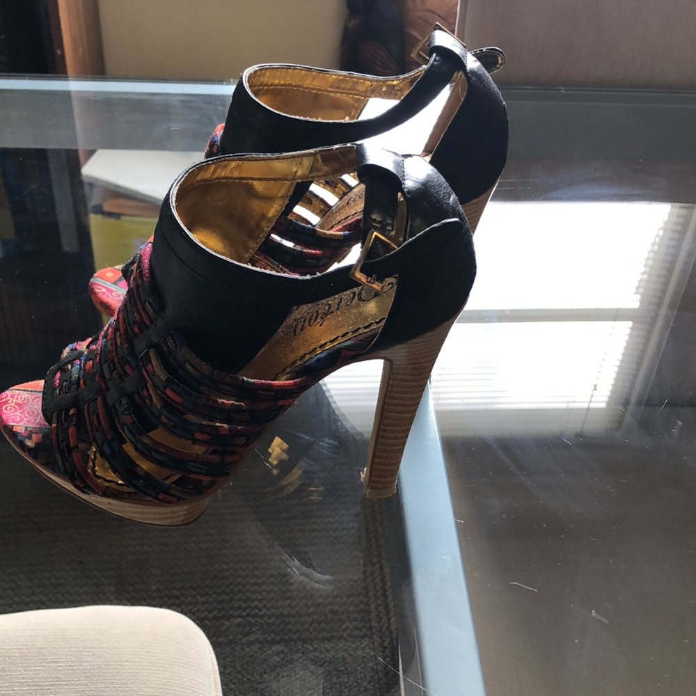 Some Dereon Heels